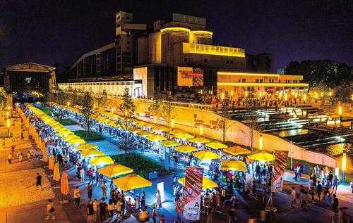 首批省級(jí)夜經(jīng)濟(jì)生活集聚區(qū)出爐 我市6個(gè)單位入列 