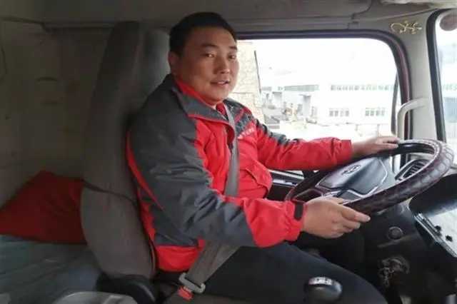 切實(shí)減輕學(xué)員負(fù)擔(dān) 道路普貨駕駛員從業(yè)資格證可直接申領(lǐng) 