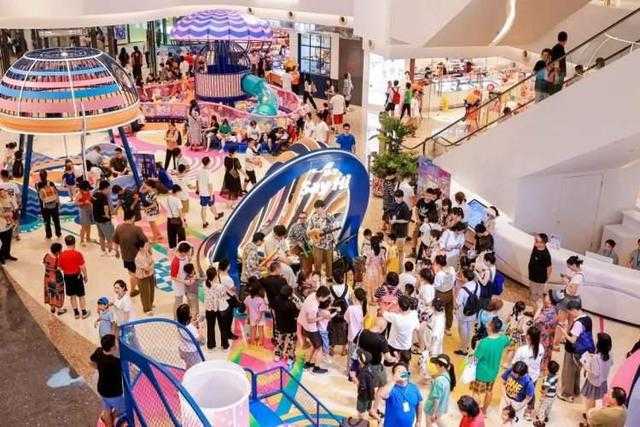 遵守公共秩序 愛護(hù)公共設(shè)施 文明旅游成最美風(fēng)景線